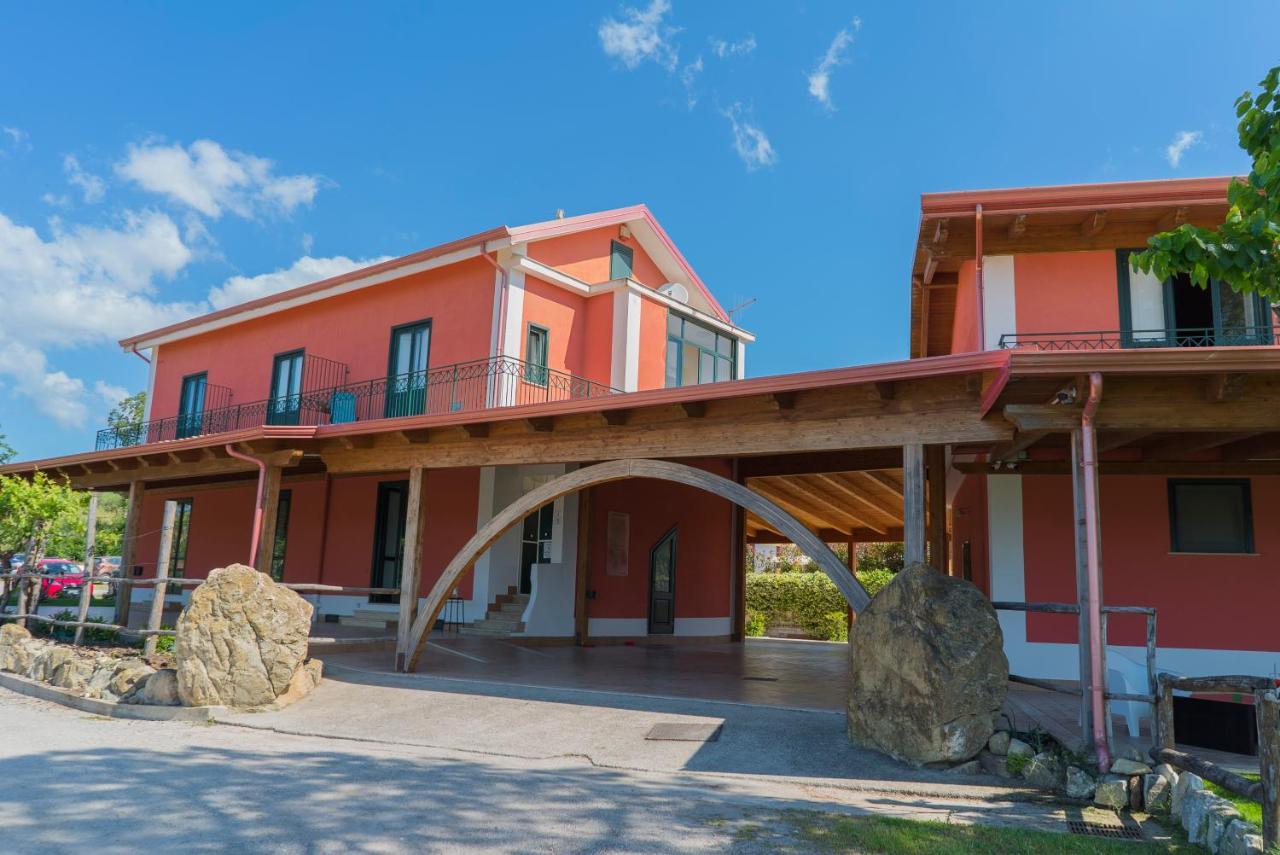Terra Di Vento Bed & Breakfast Montecorvino Pugliano Dış mekan fotoğraf