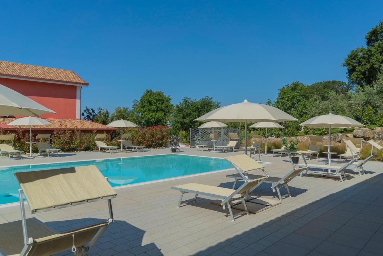 Terra Di Vento Bed & Breakfast Montecorvino Pugliano Dış mekan fotoğraf