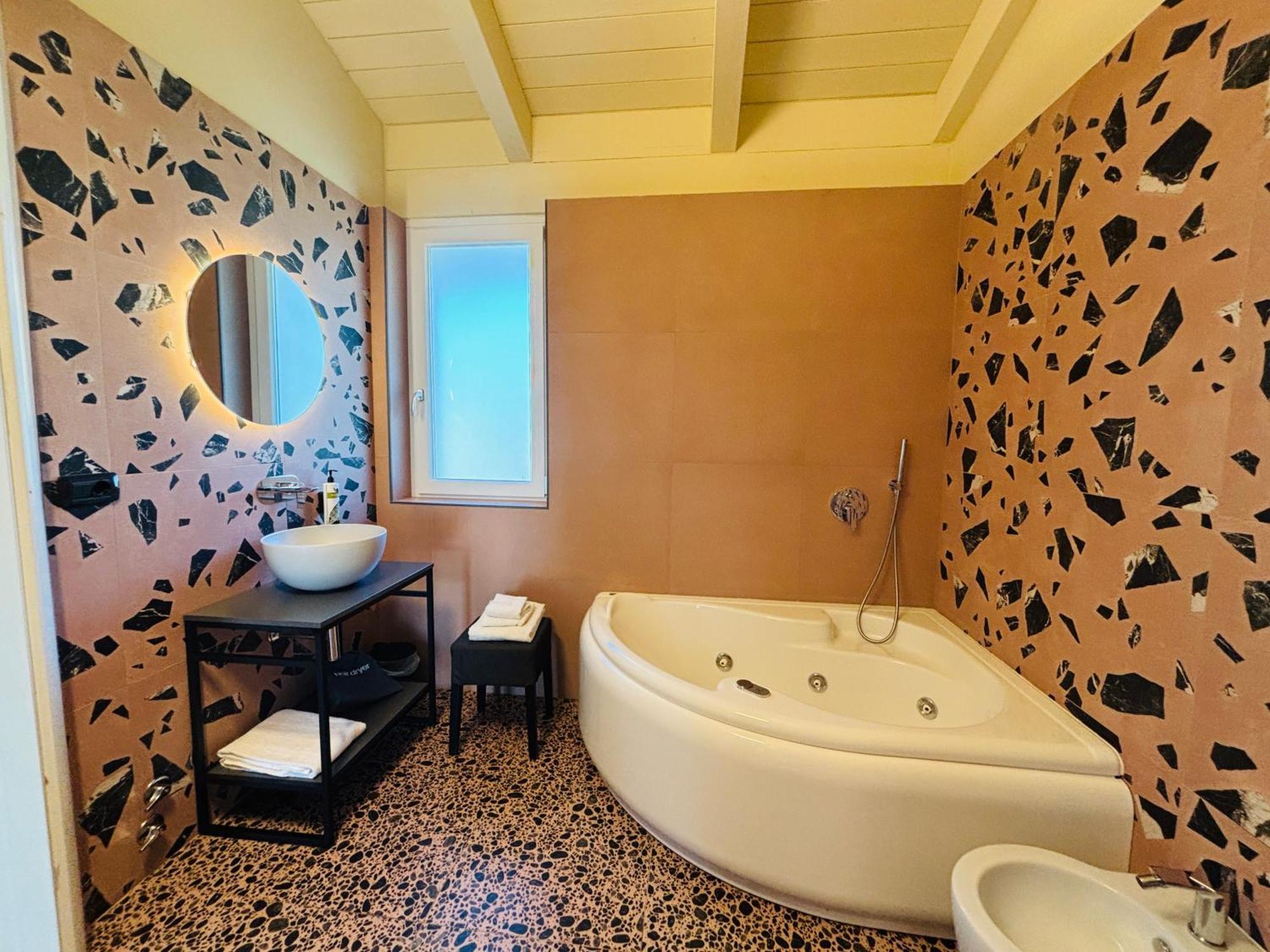 Terra Di Vento Bed & Breakfast Montecorvino Pugliano Dış mekan fotoğraf